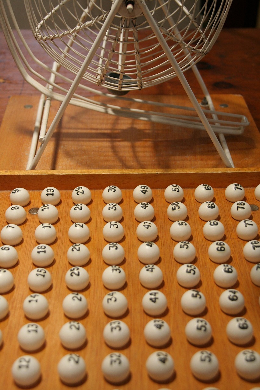 Por qué no existe una combinación infalible: Desmitificando los Sistemas de Lotería